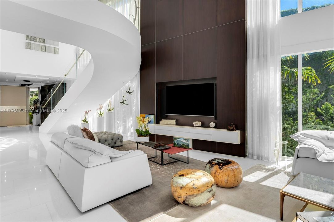 For Sale: $24,500,000 (5 beds, 6 baths, 4827 Square Feet)