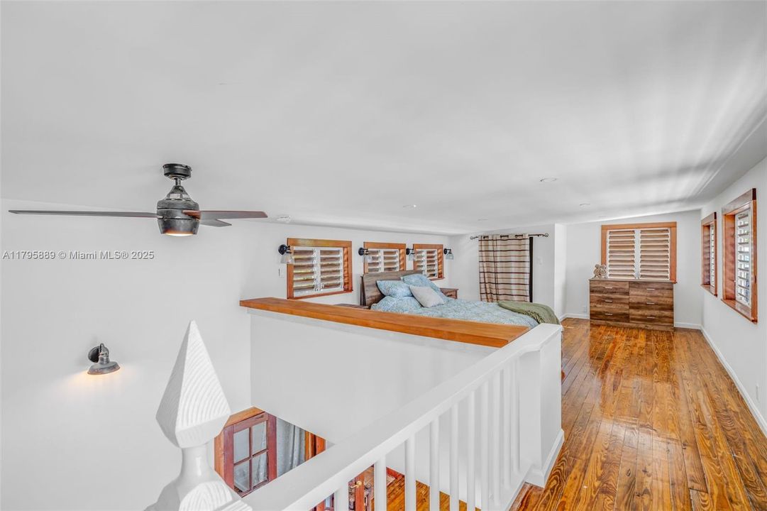 Vendido Recientemente: $699,000 (3 camas, 1 baños, 1162 Pies cuadrados)