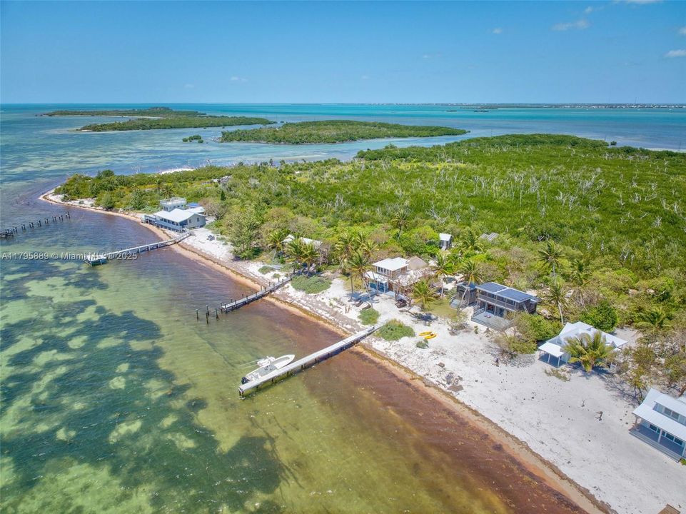 Vendido Recientemente: $699,000 (3 camas, 1 baños, 1162 Pies cuadrados)