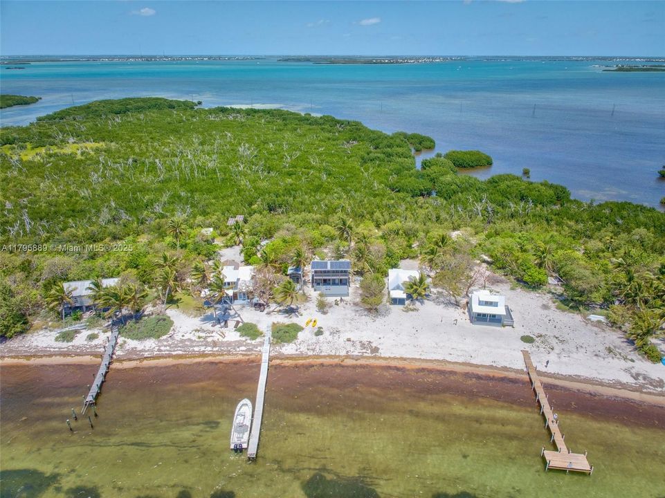 Vendido Recientemente: $699,000 (3 camas, 1 baños, 1162 Pies cuadrados)