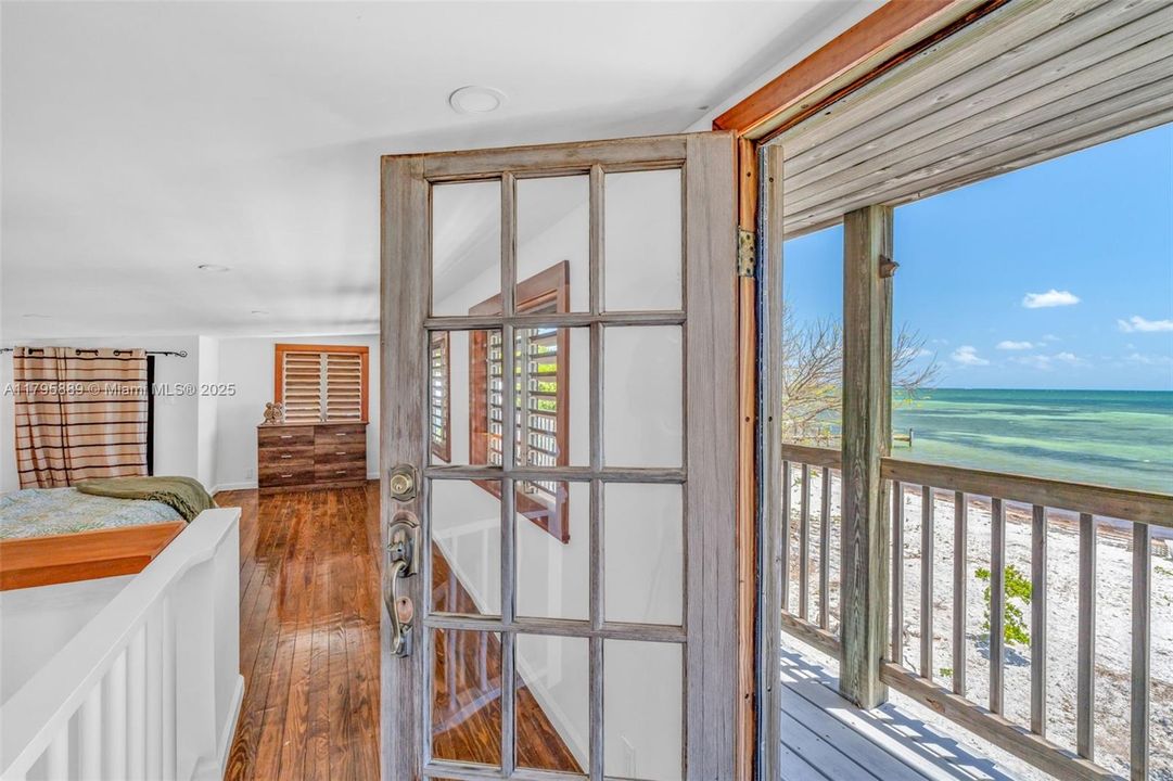 Vendido Recientemente: $699,000 (3 camas, 1 baños, 1162 Pies cuadrados)