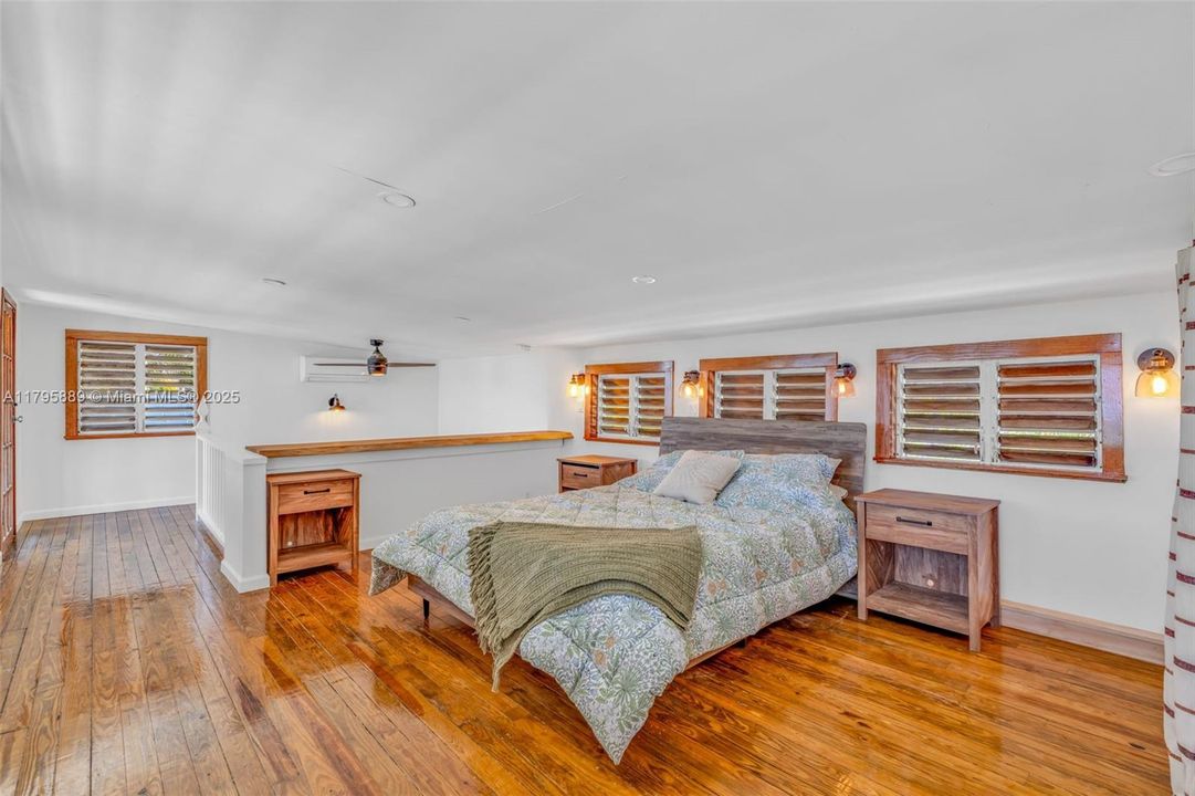 Vendido Recientemente: $699,000 (3 camas, 1 baños, 1162 Pies cuadrados)