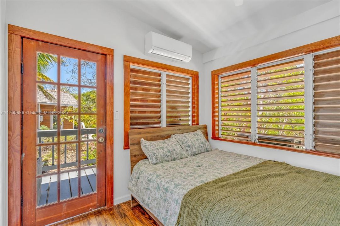 Vendido Recientemente: $699,000 (3 camas, 1 baños, 1162 Pies cuadrados)