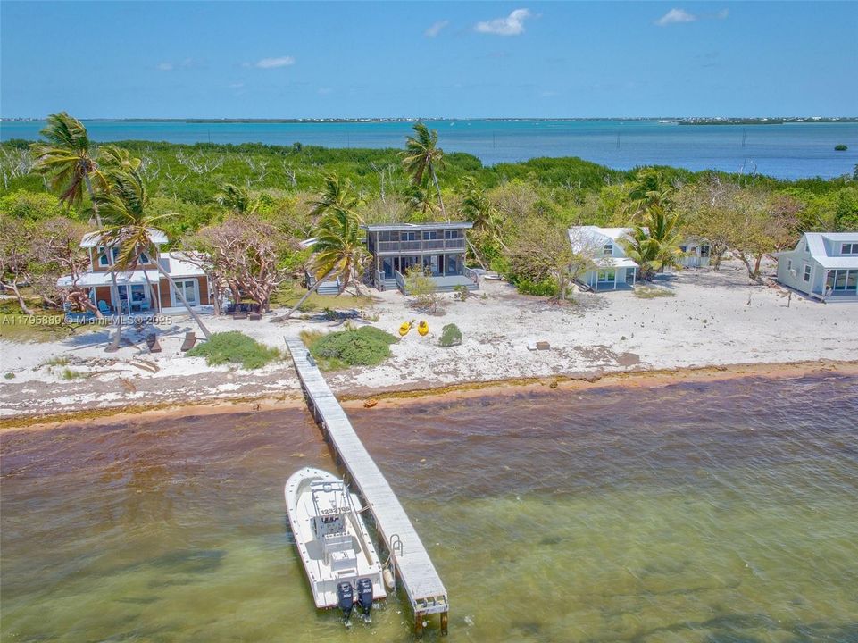 Vendido Recientemente: $699,000 (3 camas, 1 baños, 1162 Pies cuadrados)