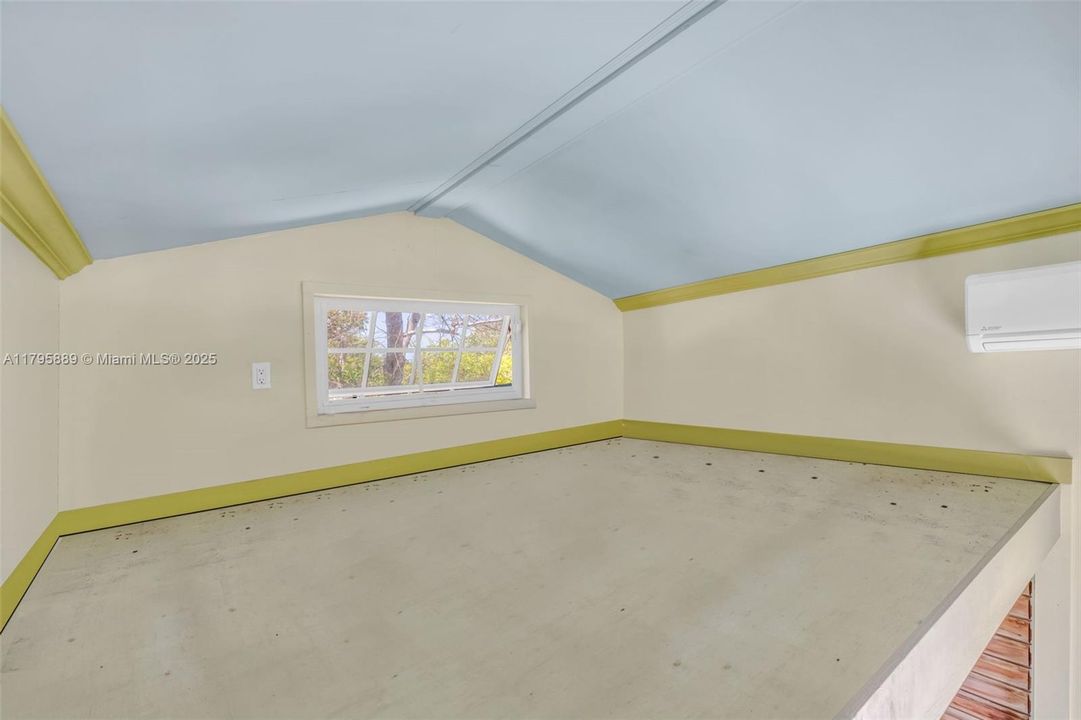 Vendido Recientemente: $699,000 (3 camas, 1 baños, 1162 Pies cuadrados)