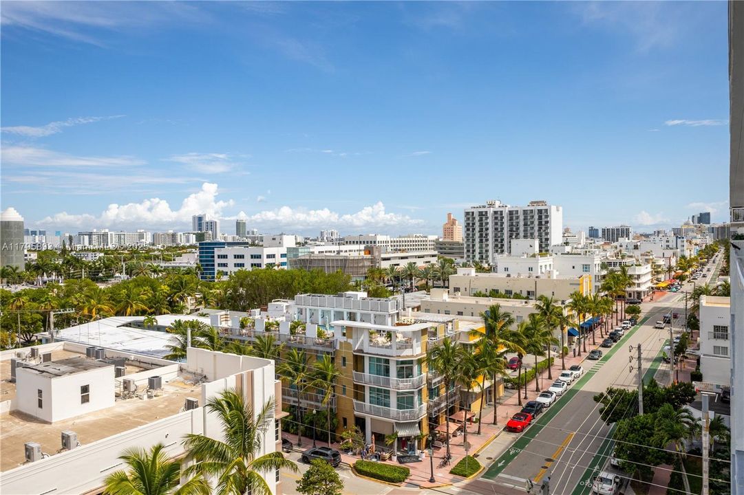 For Sale: $394,000 (1 beds, 1 baths, 662 Square Feet)