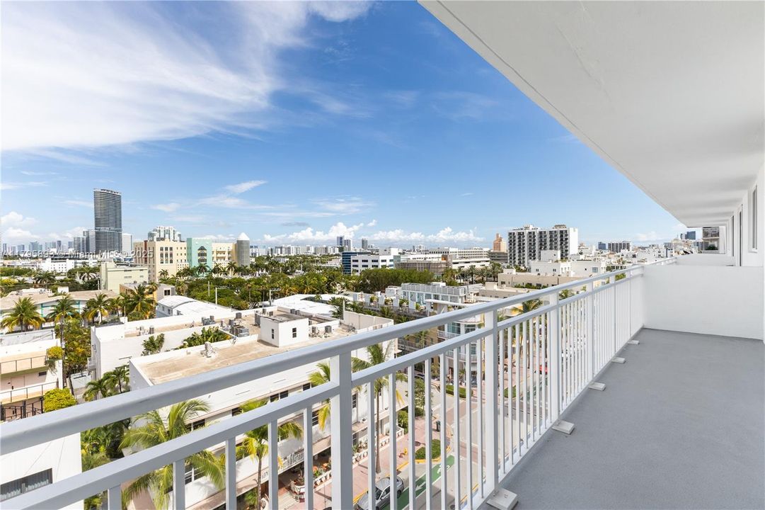 For Sale: $394,000 (1 beds, 1 baths, 662 Square Feet)