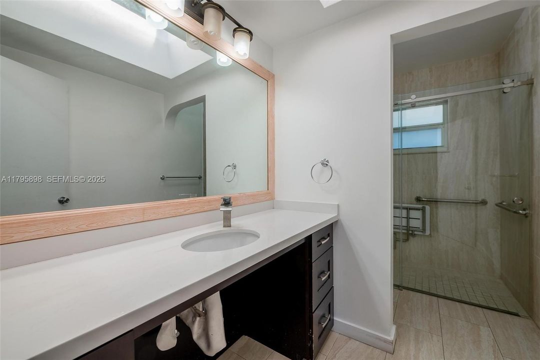 En Venta: $529,000 (2 camas, 2 baños, 2194 Pies cuadrados)