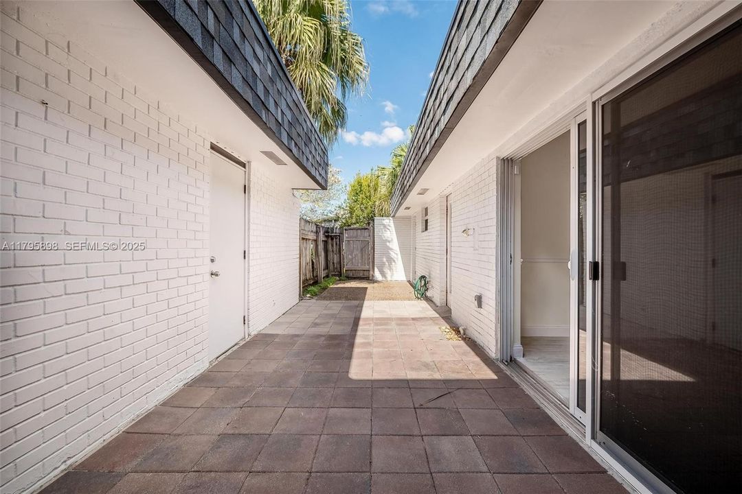 En Venta: $529,000 (2 camas, 2 baños, 2194 Pies cuadrados)