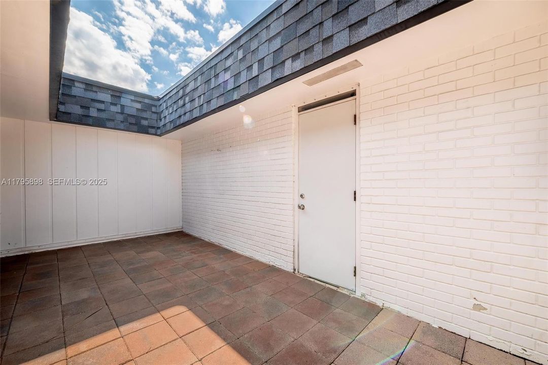 En Venta: $529,000 (2 camas, 2 baños, 2194 Pies cuadrados)