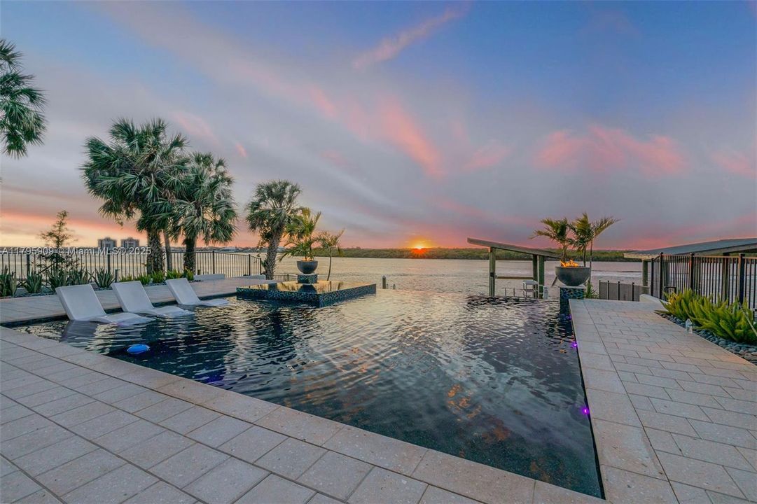 For Sale: $6,750,000 (5 beds, 5 baths, 5500 Square Feet)