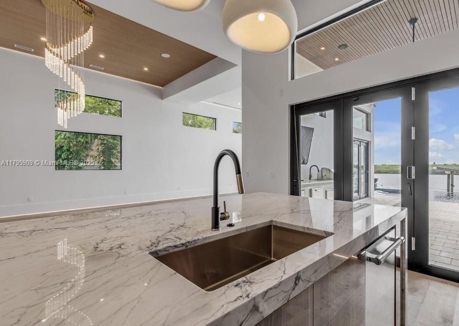 For Sale: $6,750,000 (5 beds, 5 baths, 5500 Square Feet)