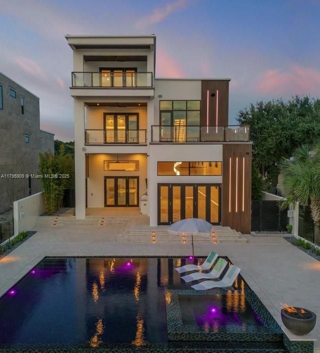 For Sale: $6,750,000 (5 beds, 5 baths, 5500 Square Feet)