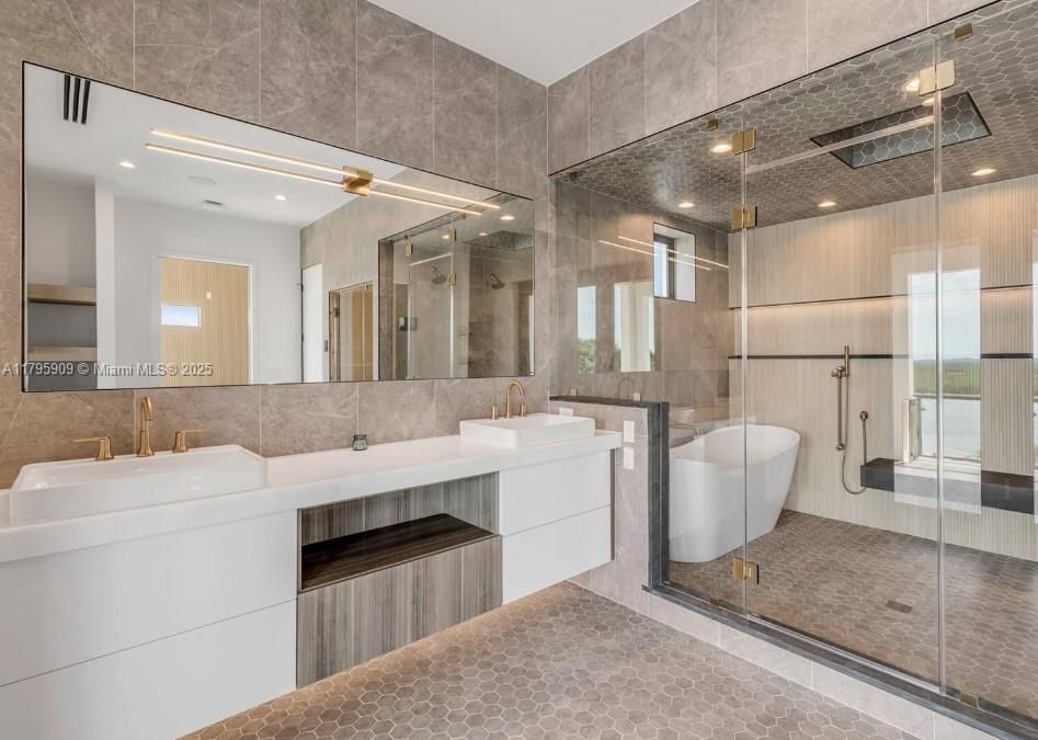 For Sale: $6,750,000 (5 beds, 5 baths, 5500 Square Feet)