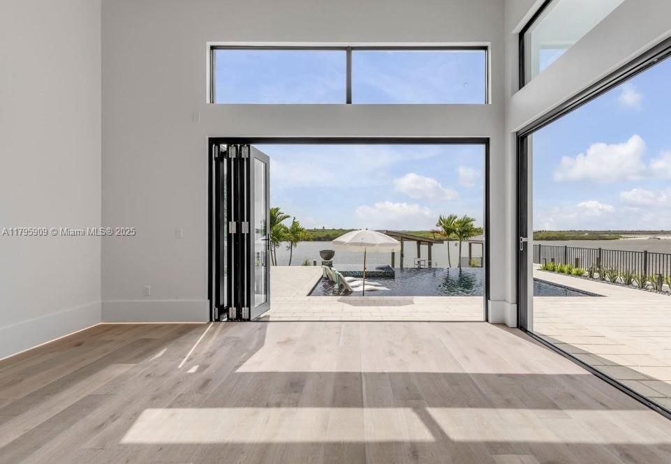 For Sale: $6,750,000 (5 beds, 5 baths, 5500 Square Feet)