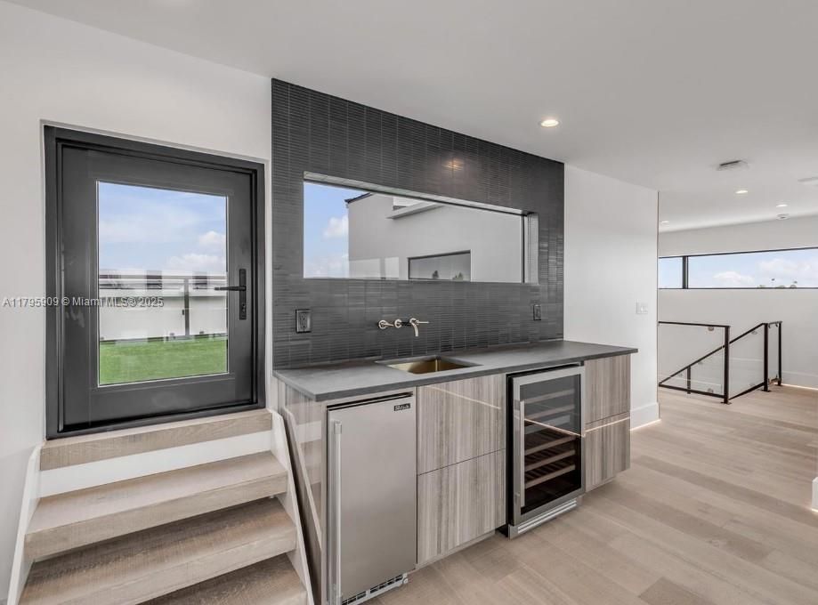 For Sale: $6,750,000 (5 beds, 5 baths, 5500 Square Feet)