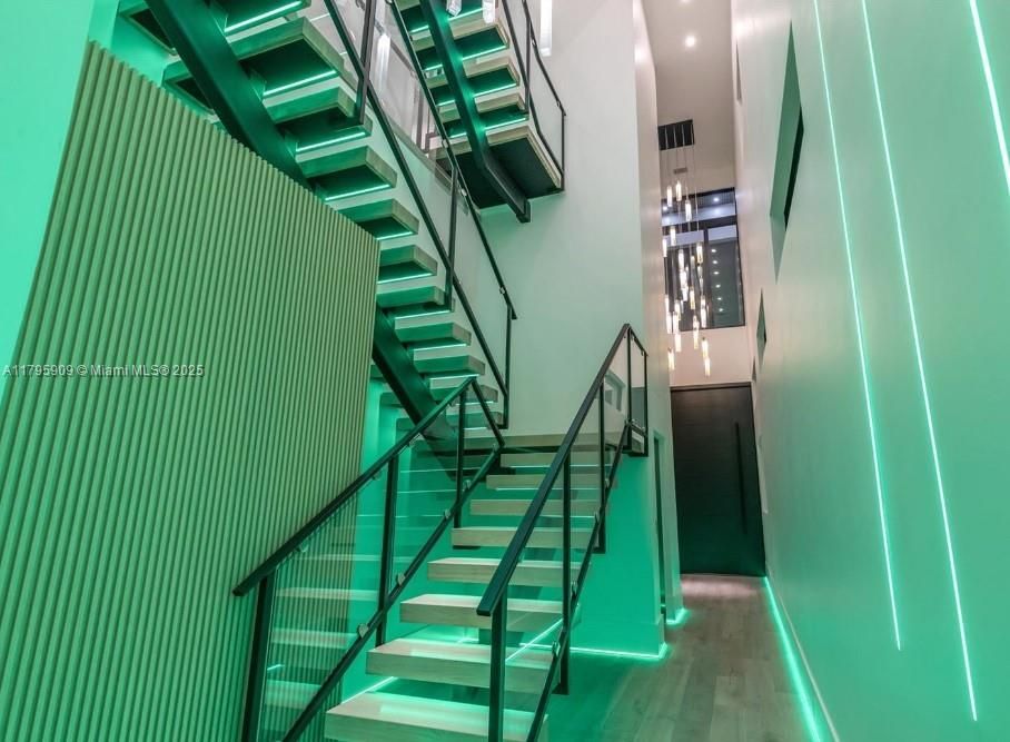 For Sale: $6,750,000 (5 beds, 5 baths, 5500 Square Feet)