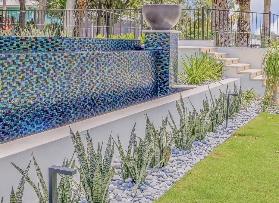 For Sale: $6,750,000 (5 beds, 5 baths, 5500 Square Feet)