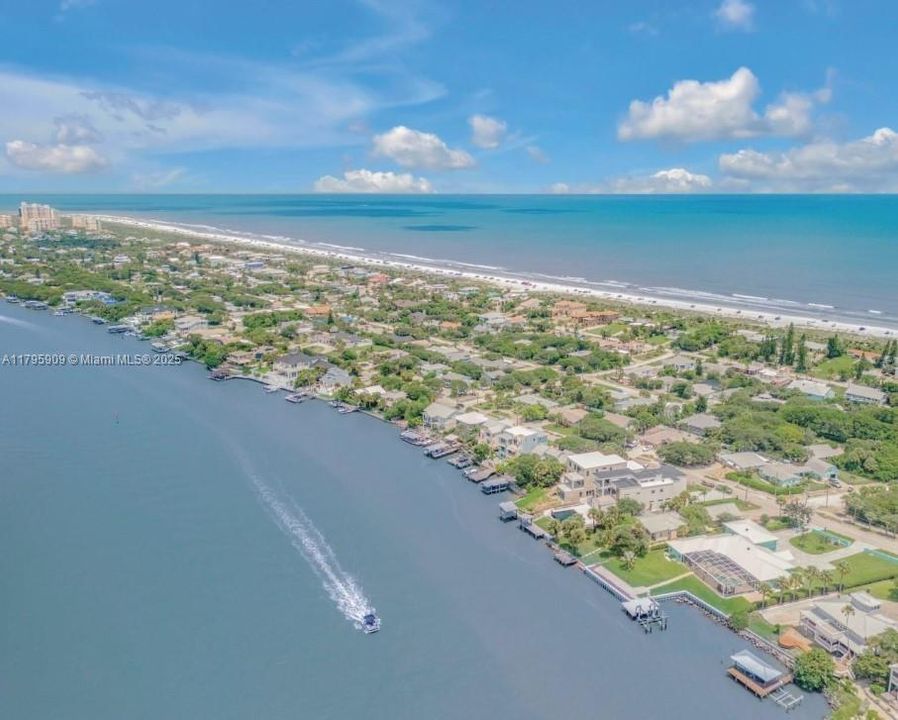 For Sale: $6,750,000 (5 beds, 5 baths, 5500 Square Feet)