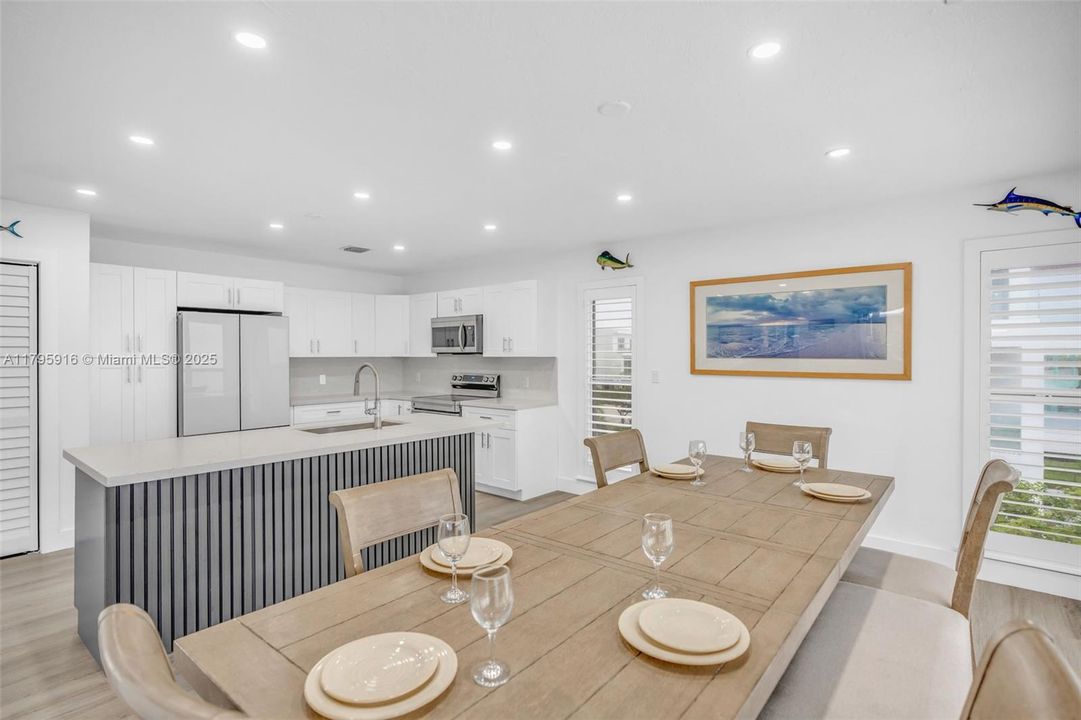 На продажу: $3,699,000 (4 спален, 4 ванн, 3222 Квадратных фут)