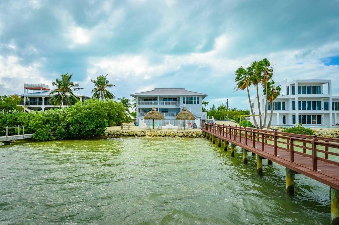 На продажу: $3,699,000 (4 спален, 4 ванн, 3222 Квадратных фут)