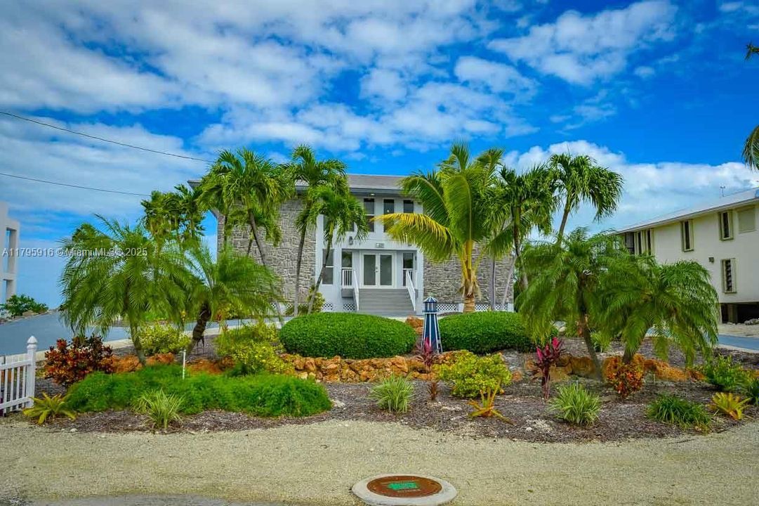 На продажу: $3,699,000 (4 спален, 4 ванн, 3222 Квадратных фут)