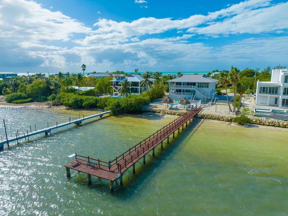 На продажу: $3,699,000 (4 спален, 4 ванн, 3222 Квадратных фут)