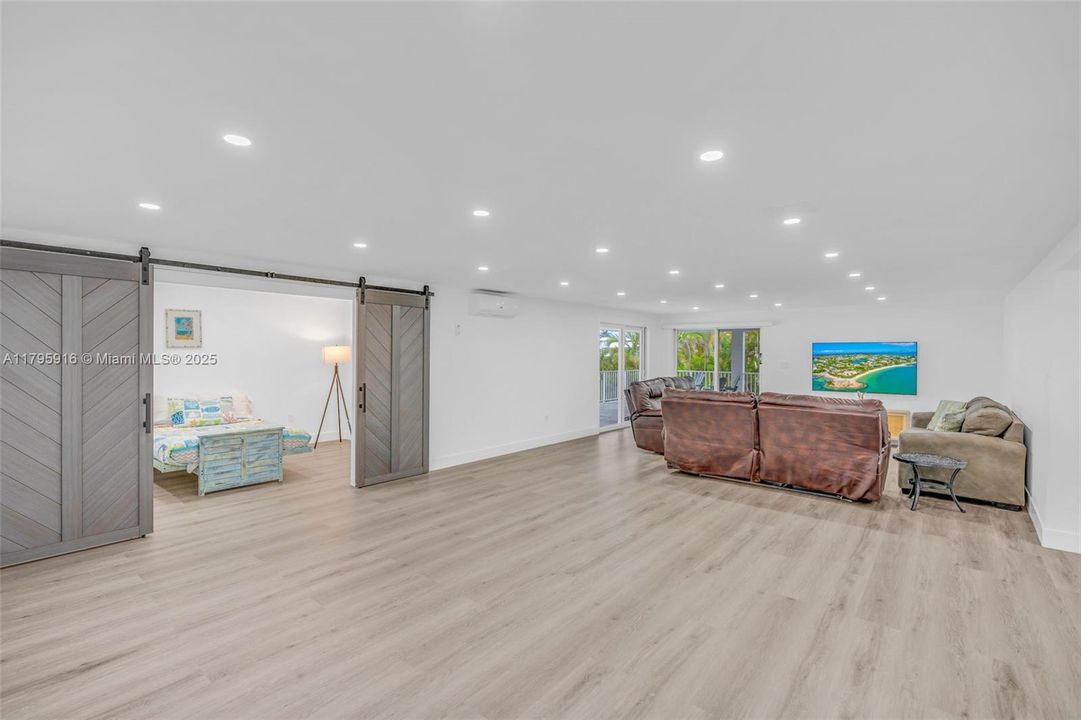 На продажу: $3,699,000 (4 спален, 4 ванн, 3222 Квадратных фут)