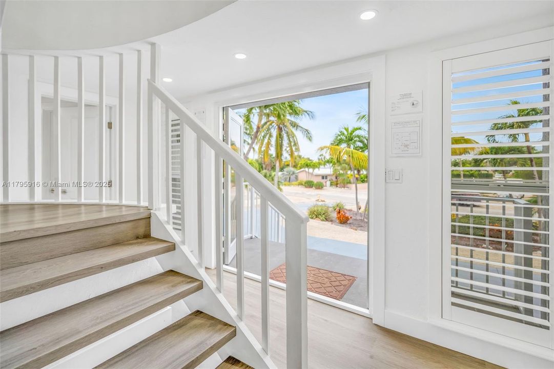 На продажу: $3,699,000 (4 спален, 4 ванн, 3222 Квадратных фут)