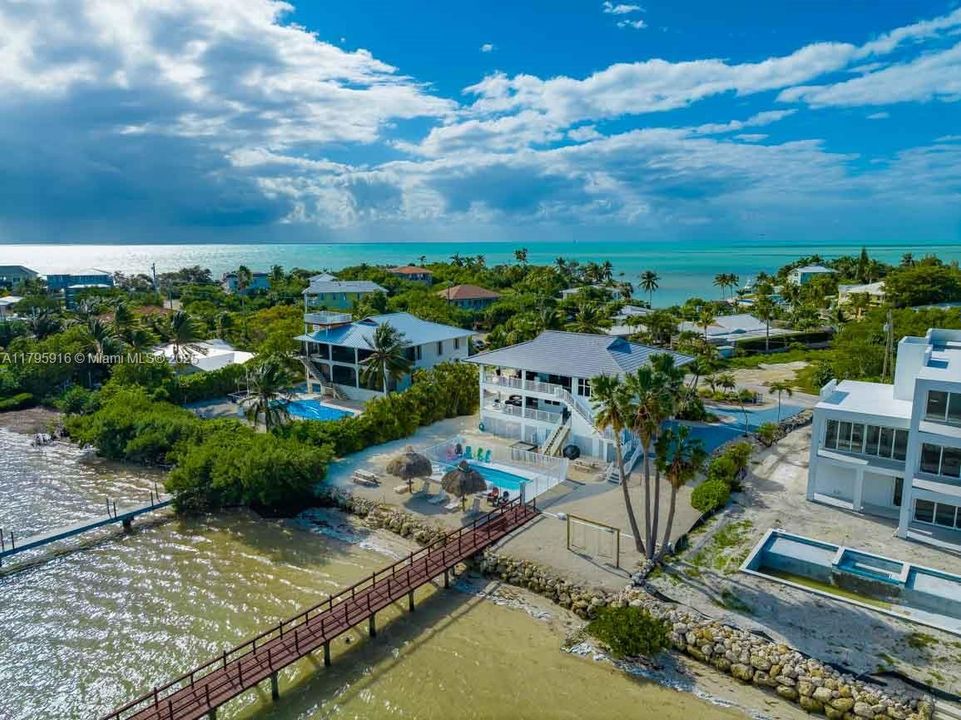 На продажу: $3,699,000 (4 спален, 4 ванн, 3222 Квадратных фут)