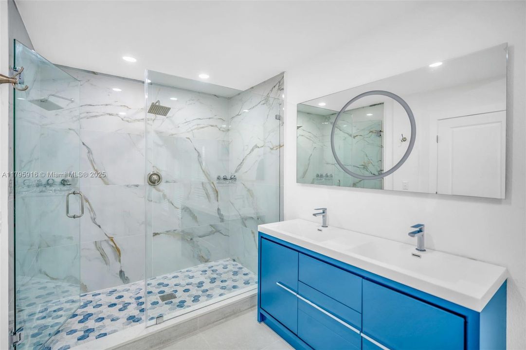 На продажу: $3,699,000 (4 спален, 4 ванн, 3222 Квадратных фут)