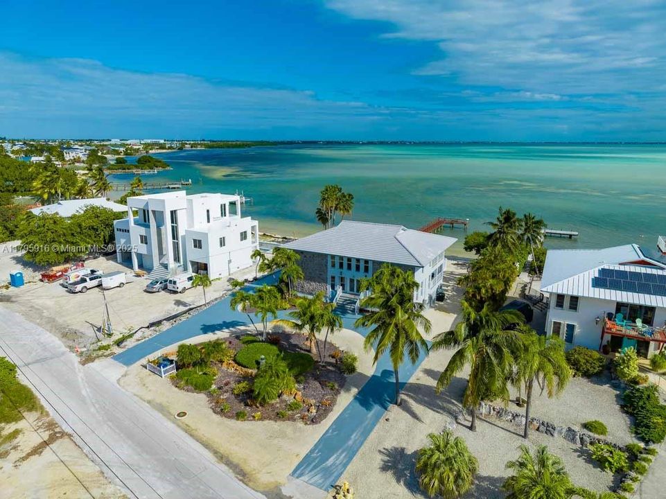 На продажу: $3,699,000 (4 спален, 4 ванн, 3222 Квадратных фут)