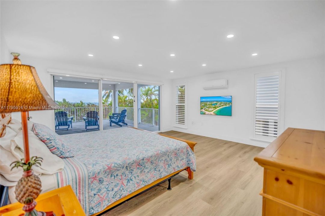 На продажу: $3,699,000 (4 спален, 4 ванн, 3222 Квадратных фут)