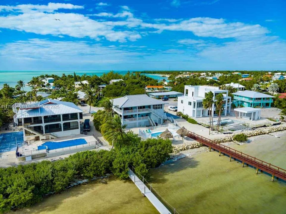 На продажу: $3,699,000 (4 спален, 4 ванн, 3222 Квадратных фут)