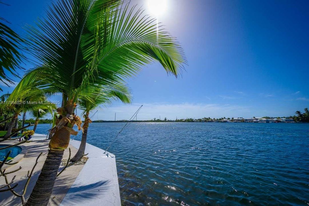 Recently Sold: $1,599,000 (3 beds, 2 baths, 1582 Square Feet)