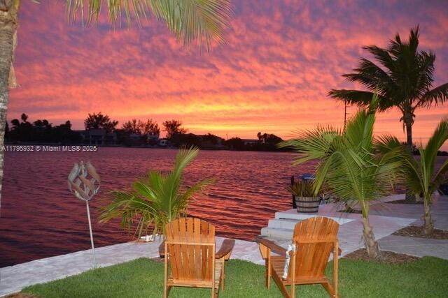 Recently Sold: $1,599,000 (3 beds, 2 baths, 1582 Square Feet)