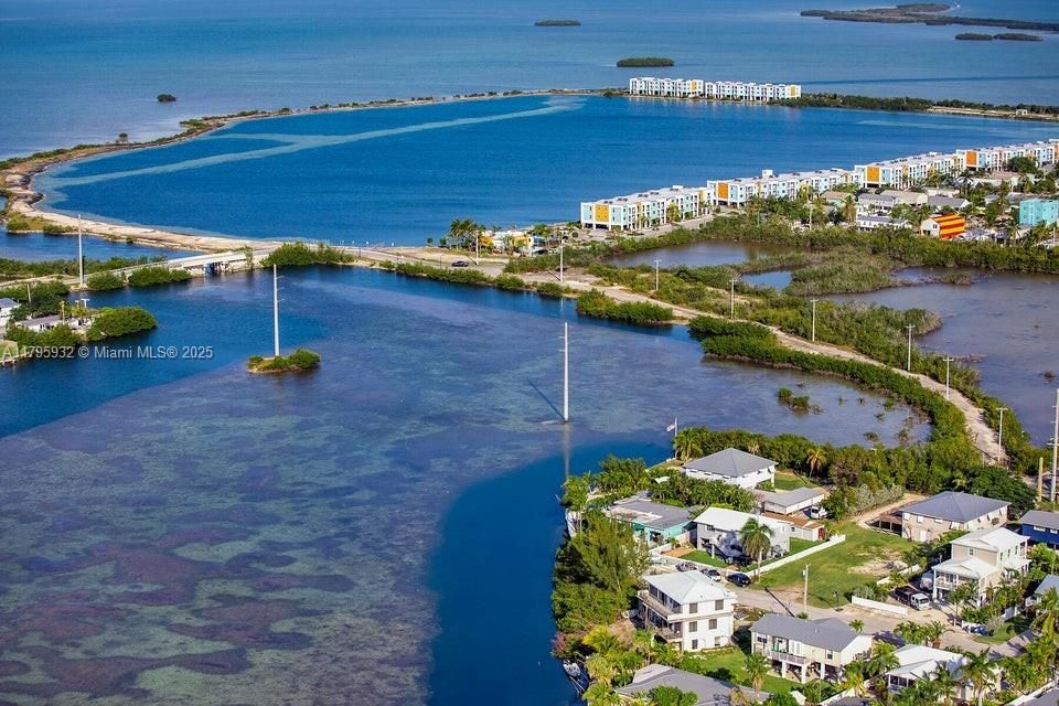 Recently Sold: $1,599,000 (3 beds, 2 baths, 1582 Square Feet)