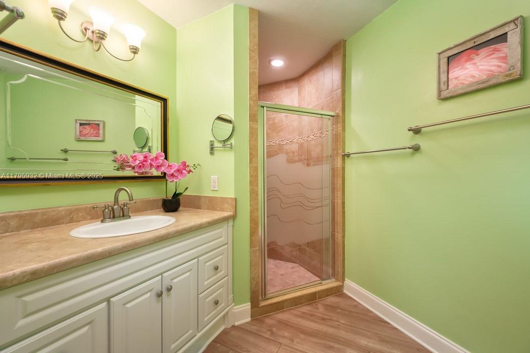 Recently Sold: $1,599,000 (3 beds, 2 baths, 1582 Square Feet)