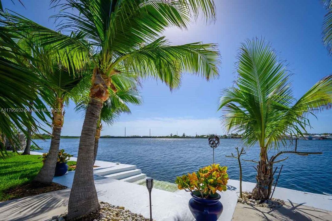 Recently Sold: $1,599,000 (3 beds, 2 baths, 1582 Square Feet)