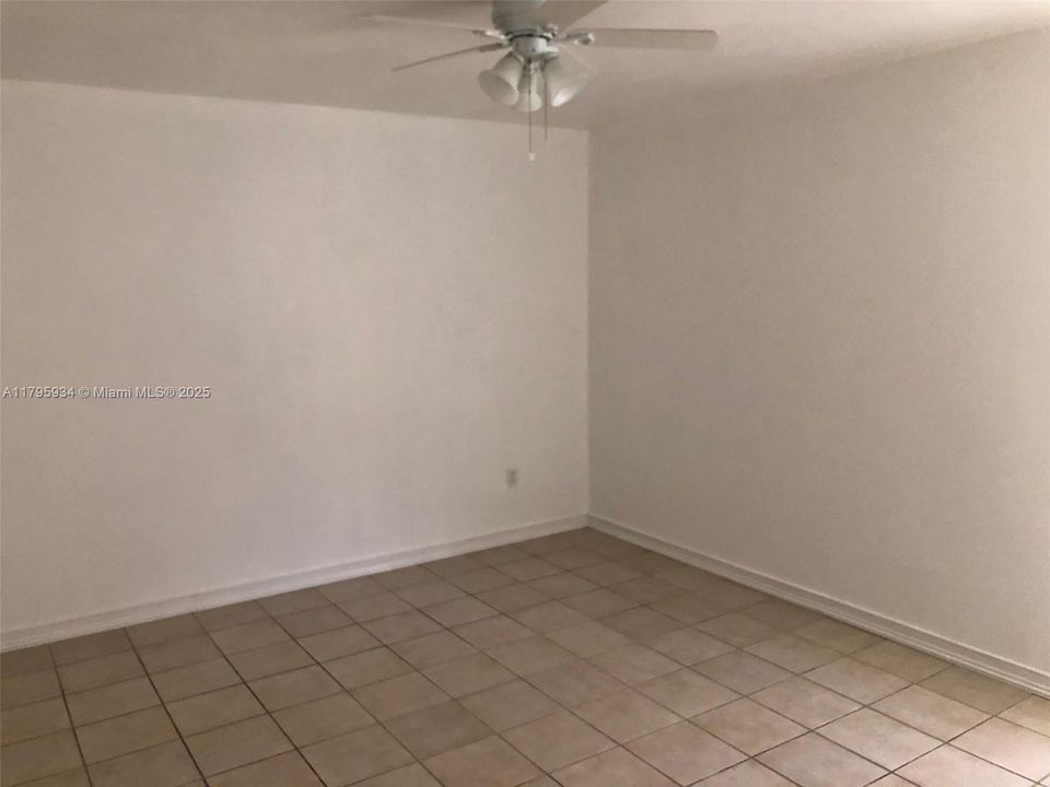 Recently Rented: $2,000 (1 beds, 1 baths, 765 Square Feet)