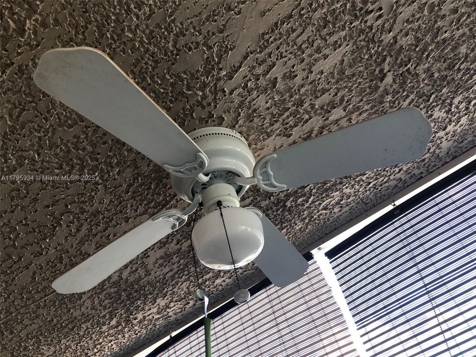 Recently Rented: $2,000 (1 beds, 1 baths, 765 Square Feet)