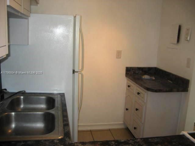 Recently Rented: $2,000 (1 beds, 1 baths, 765 Square Feet)