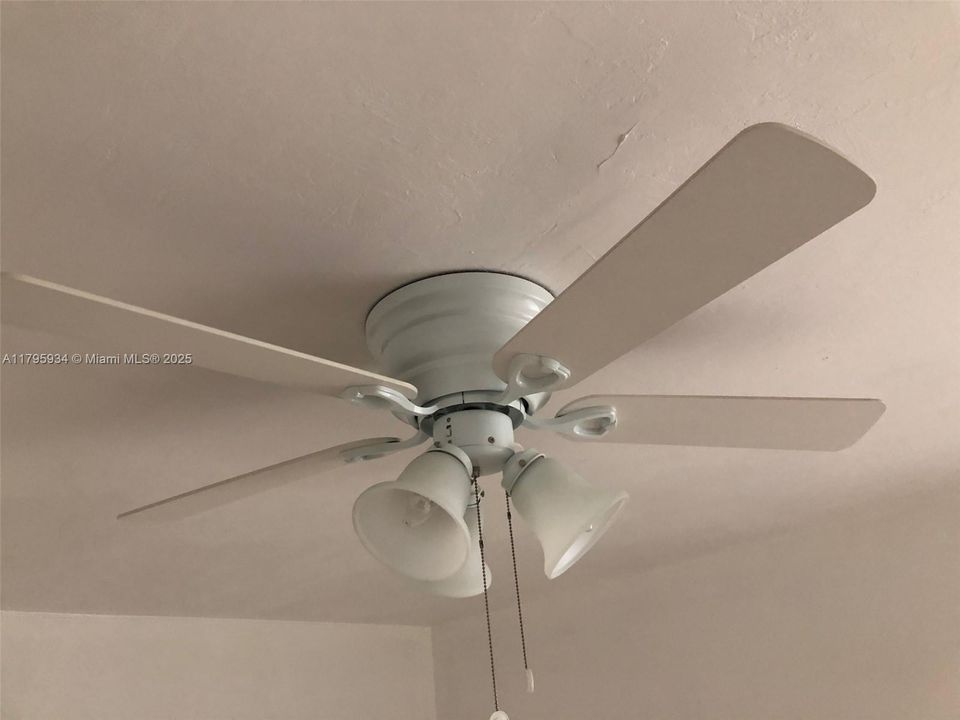 Recently Rented: $2,000 (1 beds, 1 baths, 765 Square Feet)