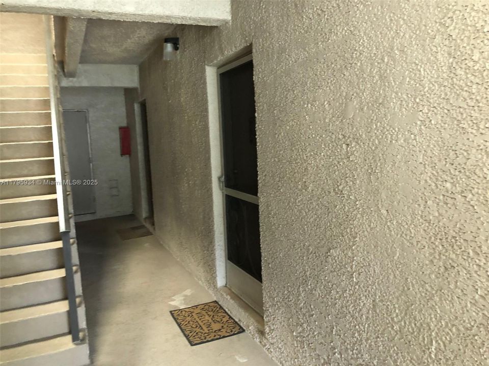 Recently Rented: $2,000 (1 beds, 1 baths, 765 Square Feet)