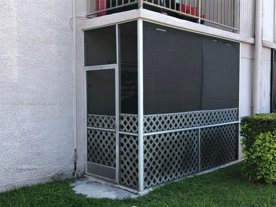 Recently Rented: $2,000 (1 beds, 1 baths, 765 Square Feet)