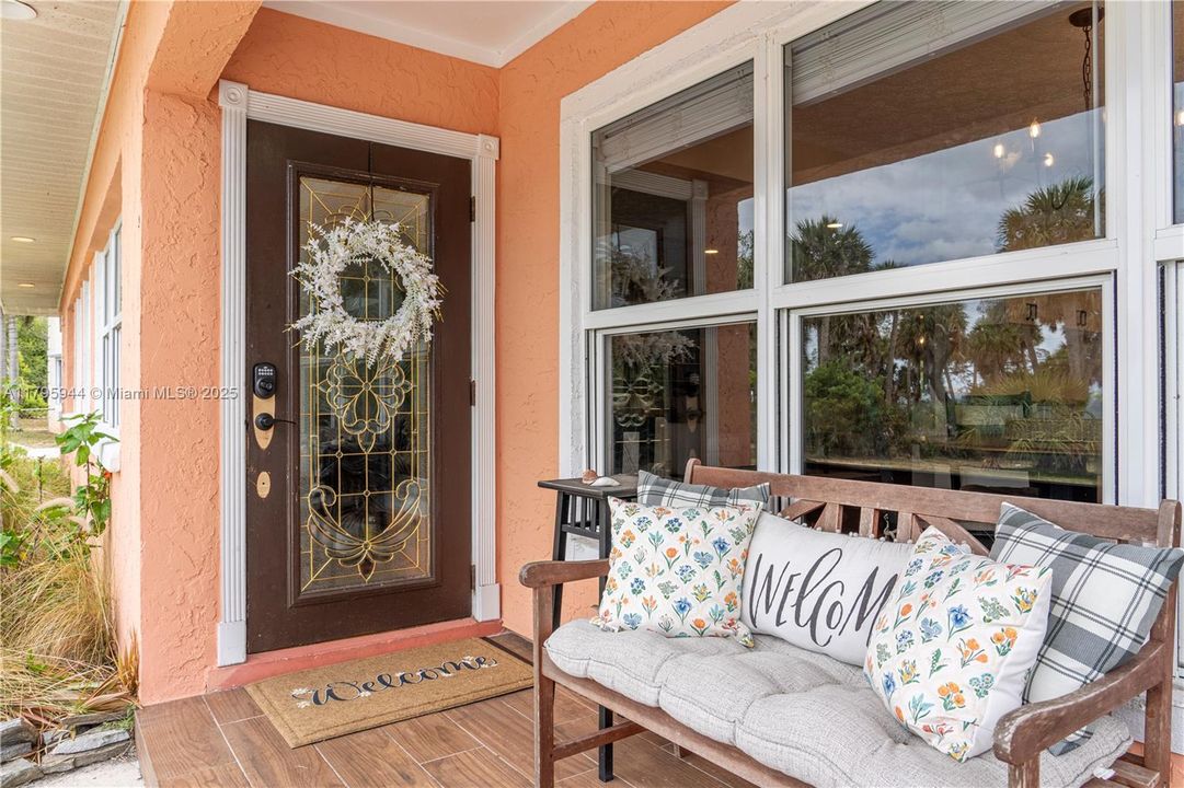 Active With Contract: $879,000 (3 beds, 2 baths, 2816 Square Feet)