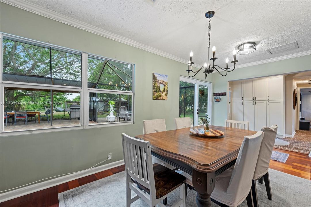 Active With Contract: $879,000 (3 beds, 2 baths, 2816 Square Feet)