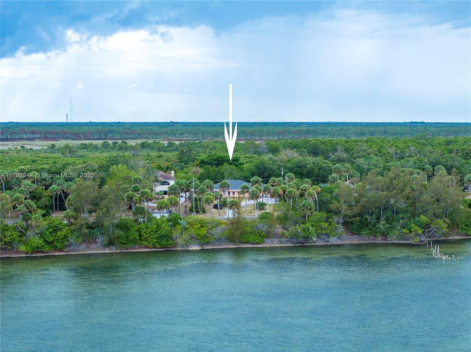 Active With Contract: $879,000 (3 beds, 2 baths, 2816 Square Feet)