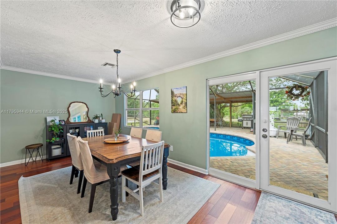 Active With Contract: $879,000 (3 beds, 2 baths, 2816 Square Feet)