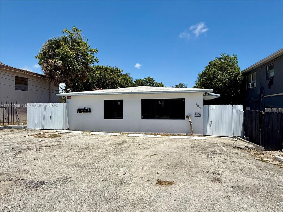 Vendido Recientemente: $750,000 (0 camas, 0 baños, 2760 Pies cuadrados)